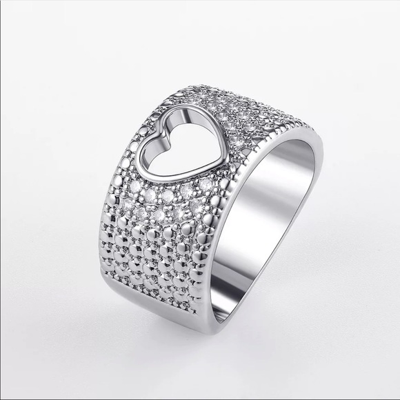 New Heart Women’s 925 Sterling Silver Diamond Ring - Picture 3 of 6